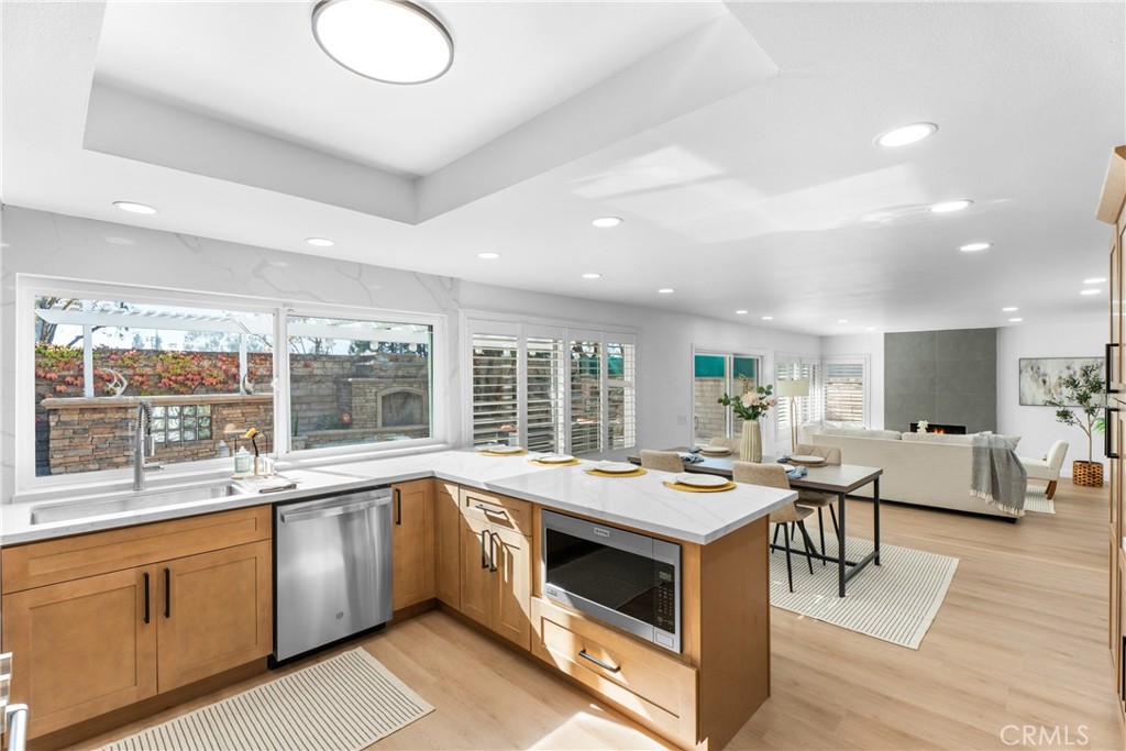 MLS #OC25271623 image #8