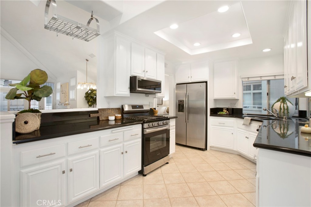 MLS #OC25271545 image #15