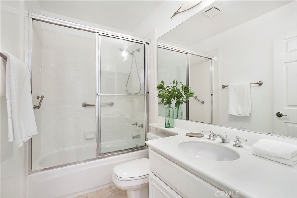 MLS #OC25271545 image #16