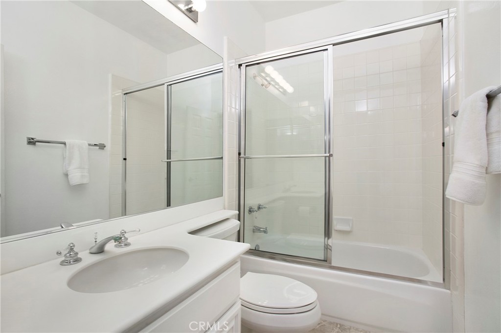 MLS #OC25271545 image #24