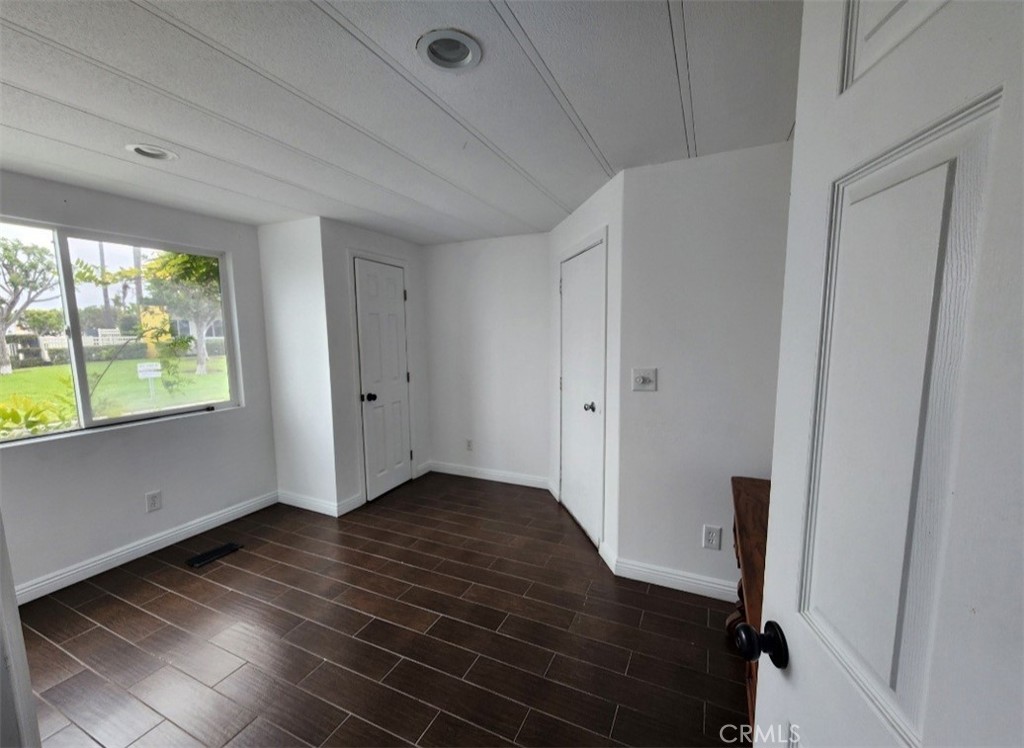 MLS #OC25271662 image #4