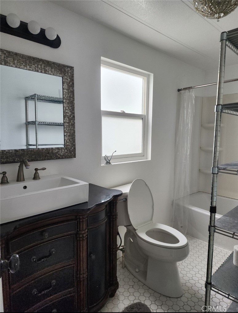 MLS #OC25271662 image #7