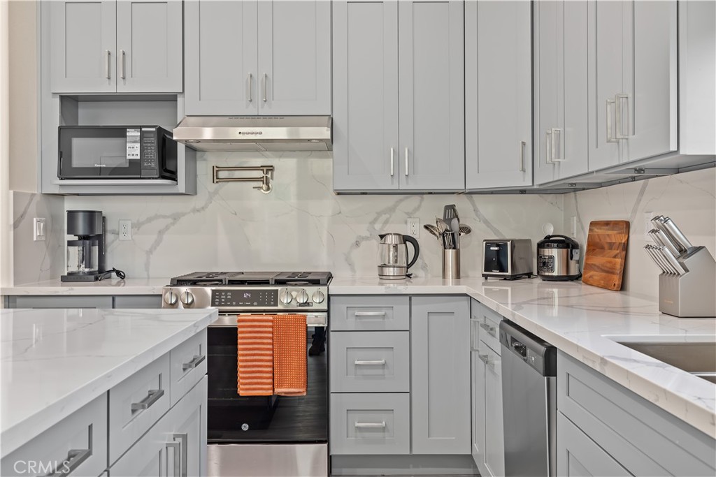 MLS #OC25271669 image #17