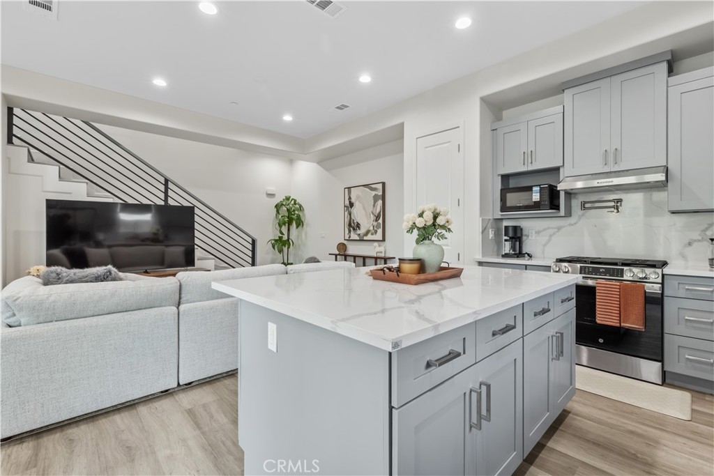 MLS #OC25271669 image #18