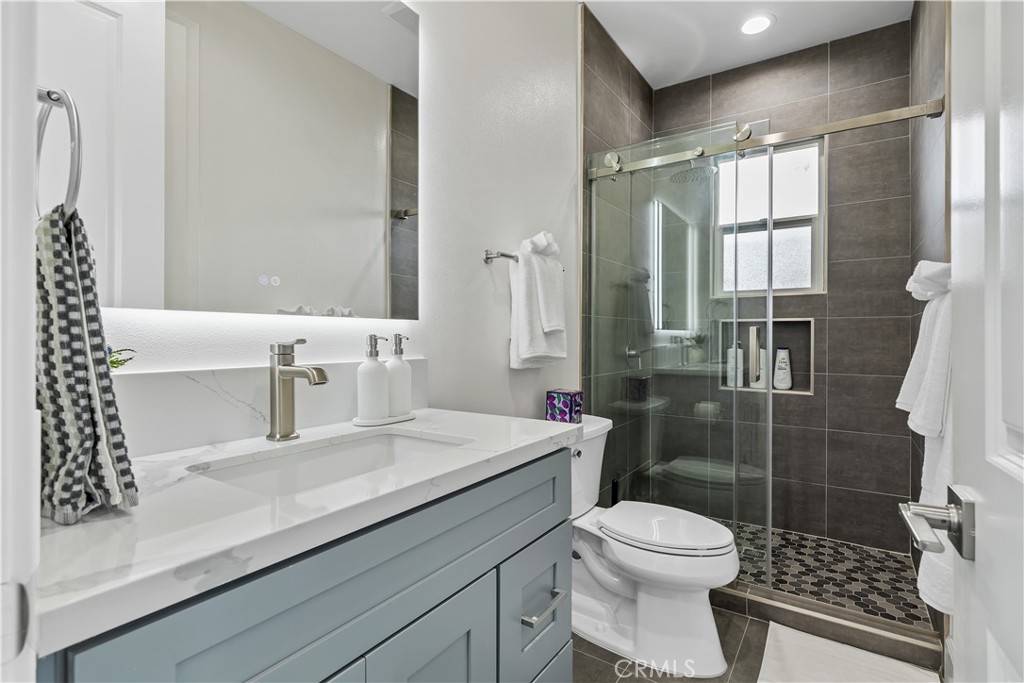 MLS #OC25271669 image #27