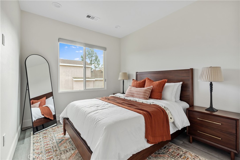 MLS #OC25271669 image #28