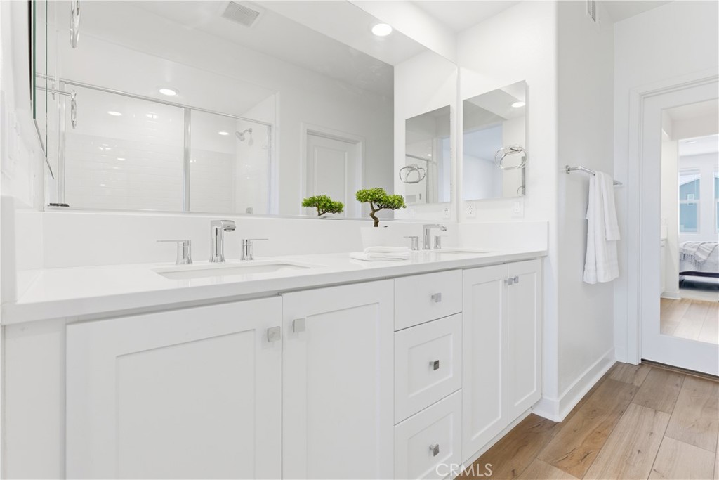 MLS #OC25271677 image #13