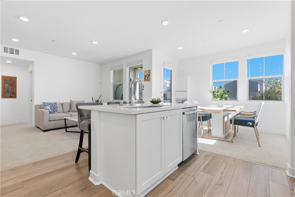 MLS #OC25271677 image #2