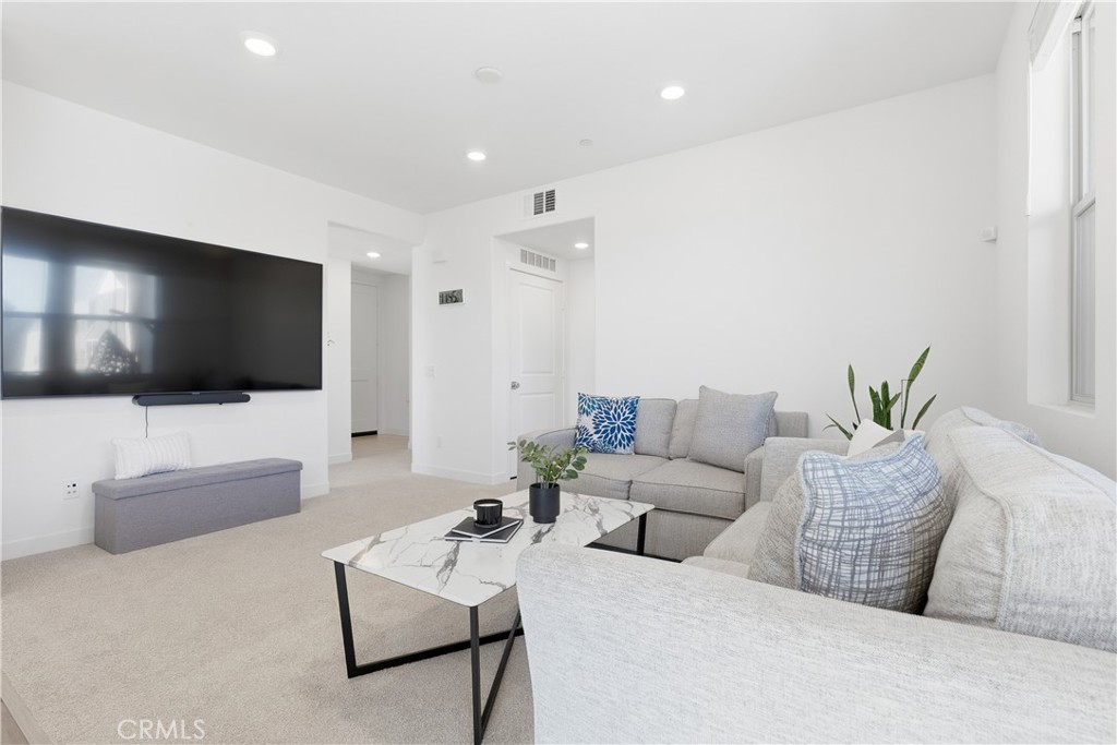 MLS #OC25271677 image #7