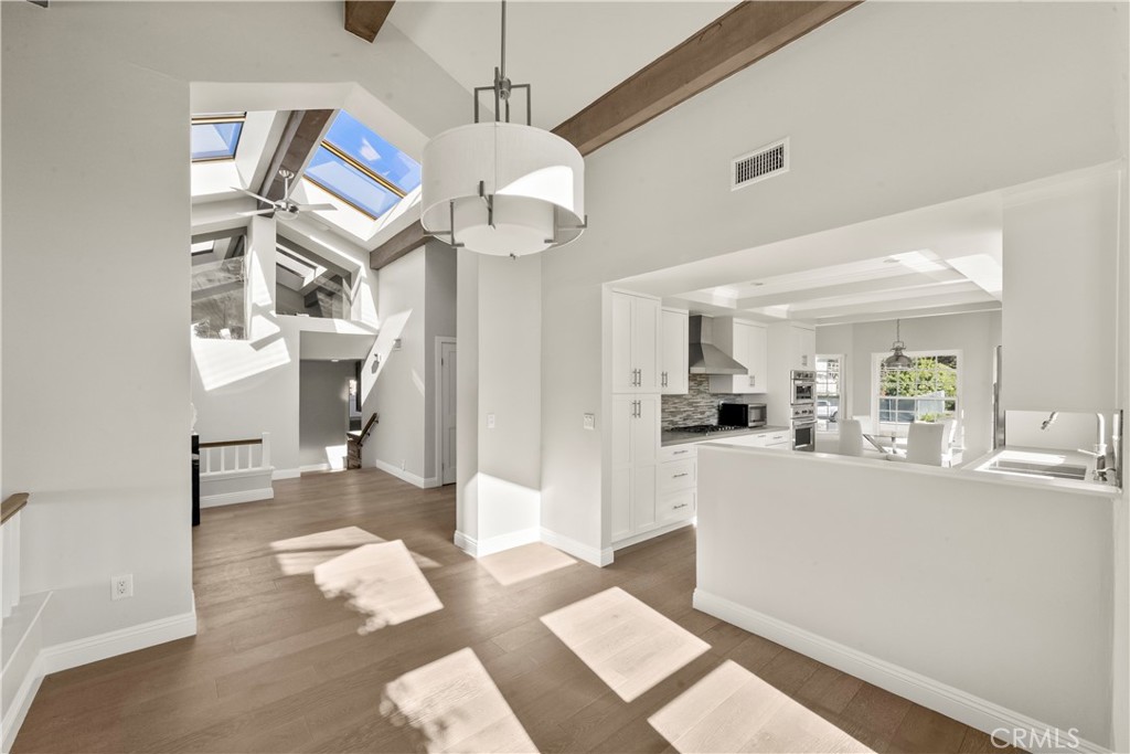 MLS #OC25271679 image #7