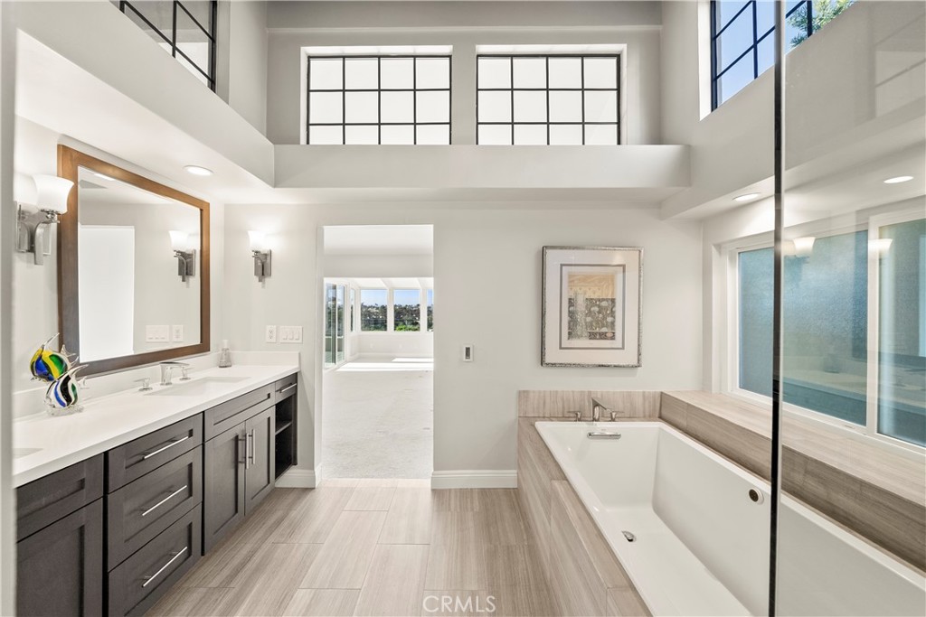 MLS #OC25271679 image #8