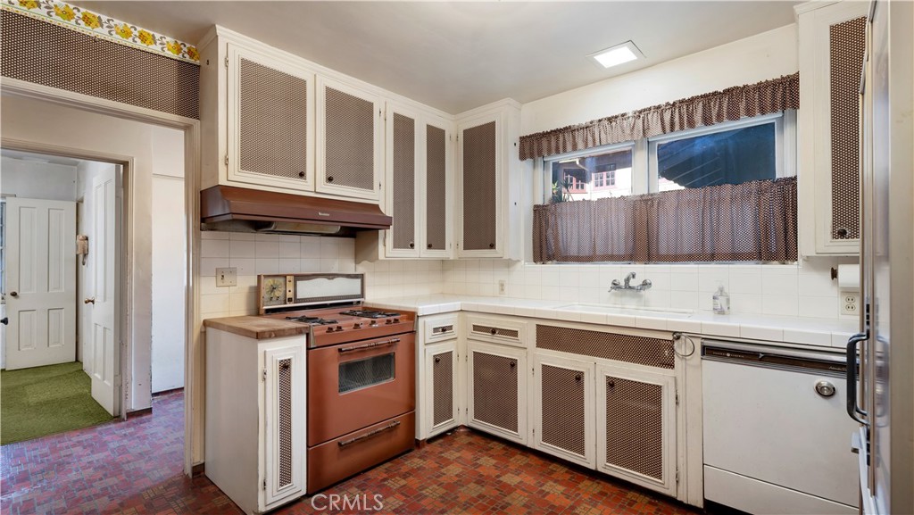 MLS #OC25271685 image #15