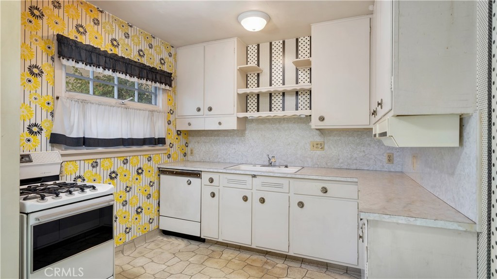 MLS #OC25271685 image #21