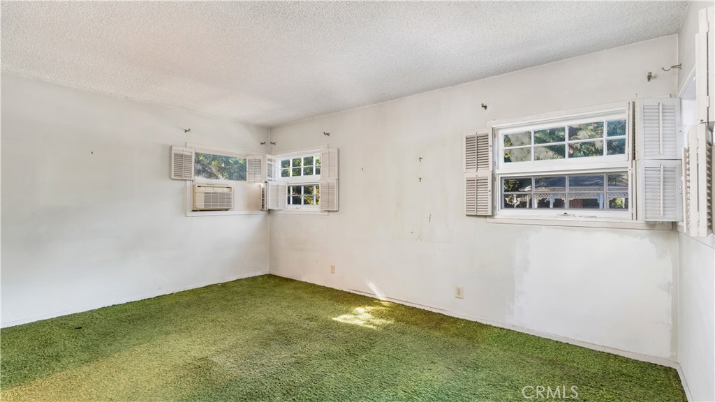 MLS #OC25271685 image #23