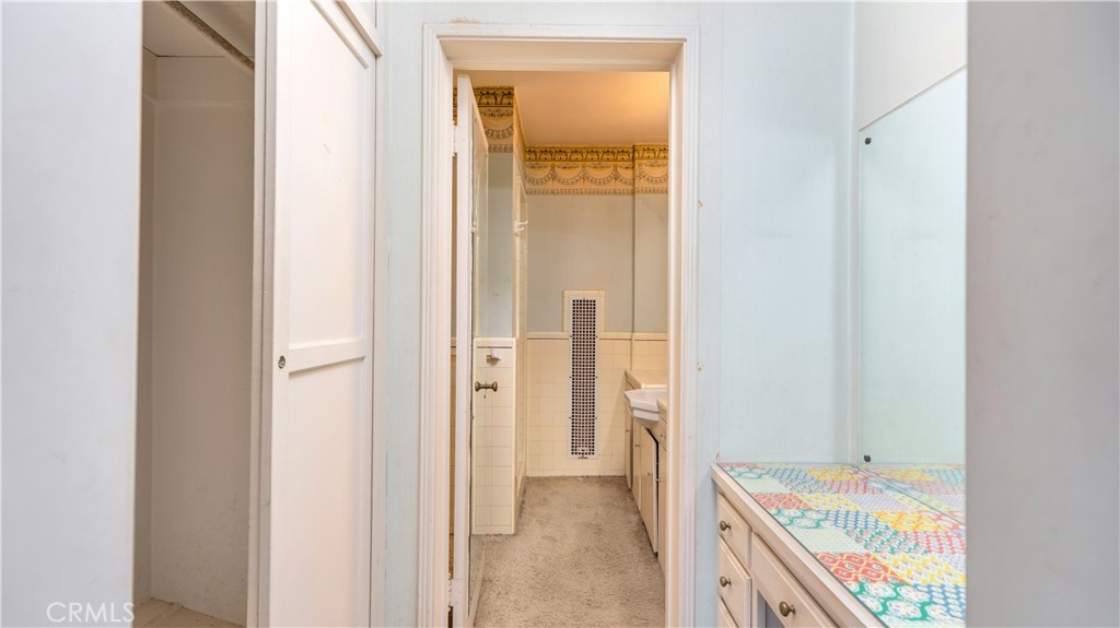 MLS #OC25271685 image #32