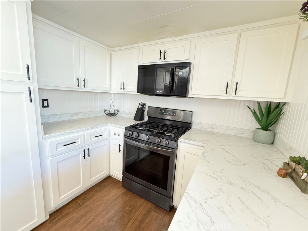 MLS #OC25271718 image #3