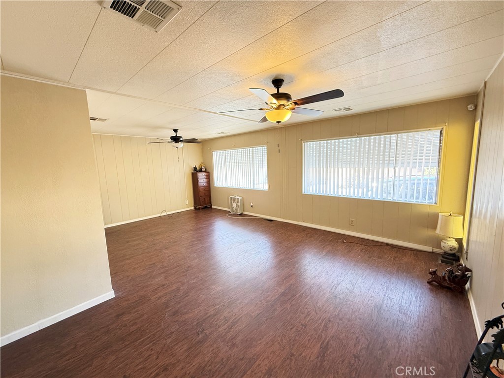 MLS #OC25271718 image #8