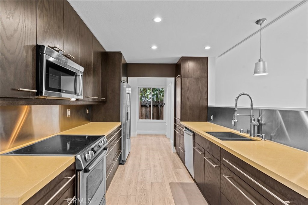 MLS #OC25271755 image #6