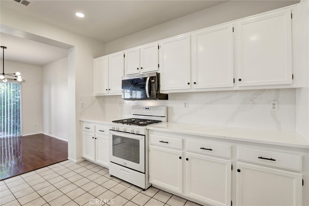 MLS #OC25271758 image #11