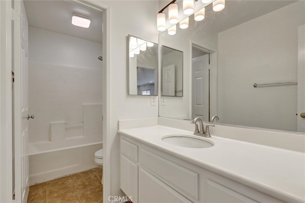 MLS #OC25271758 image #23