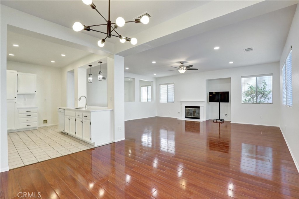 MLS #OC25271758 image #3