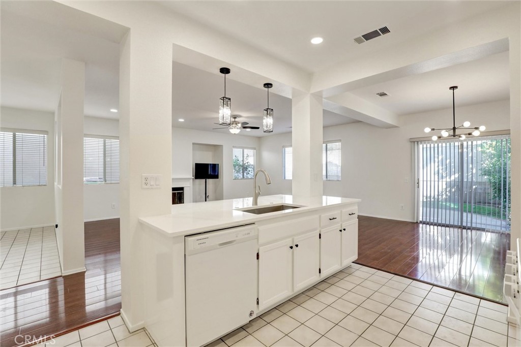 MLS #OC25271758 image #9