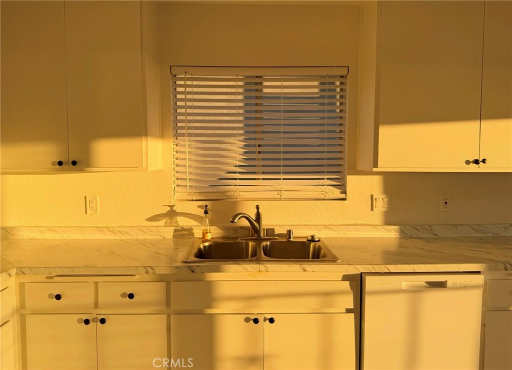 MLS #OC25271769 image #1