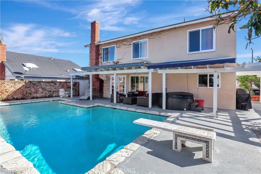 MLS #OC25271787 image #1