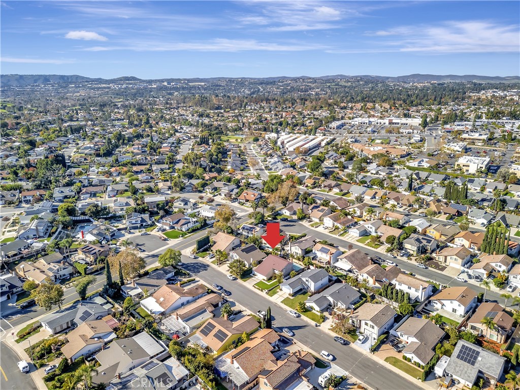 MLS #OC25271787 image #2