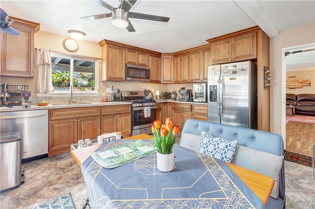 MLS #OC25271787 image #9