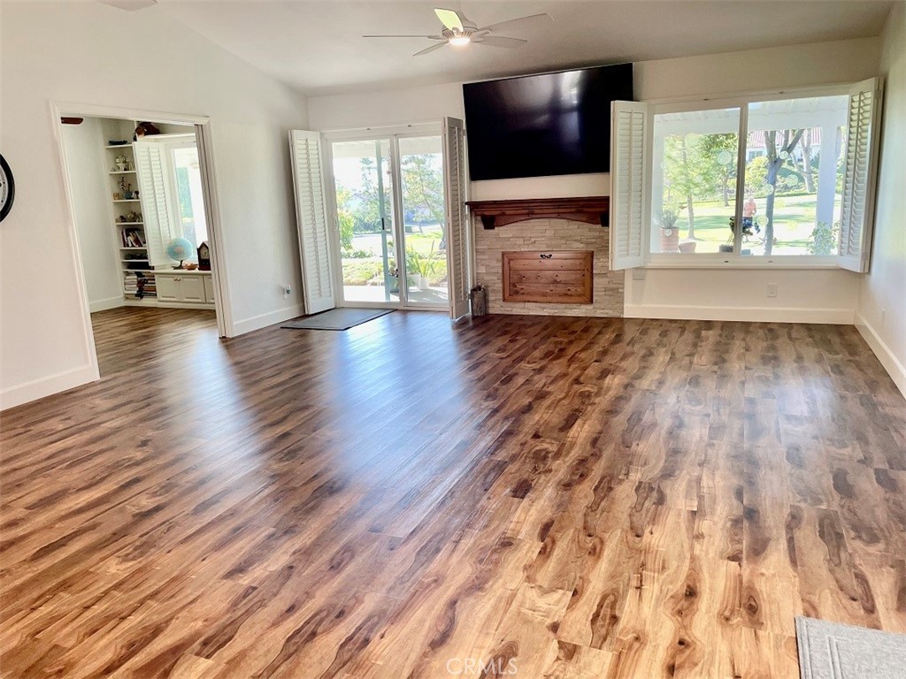 MLS #OC25271800 image #4