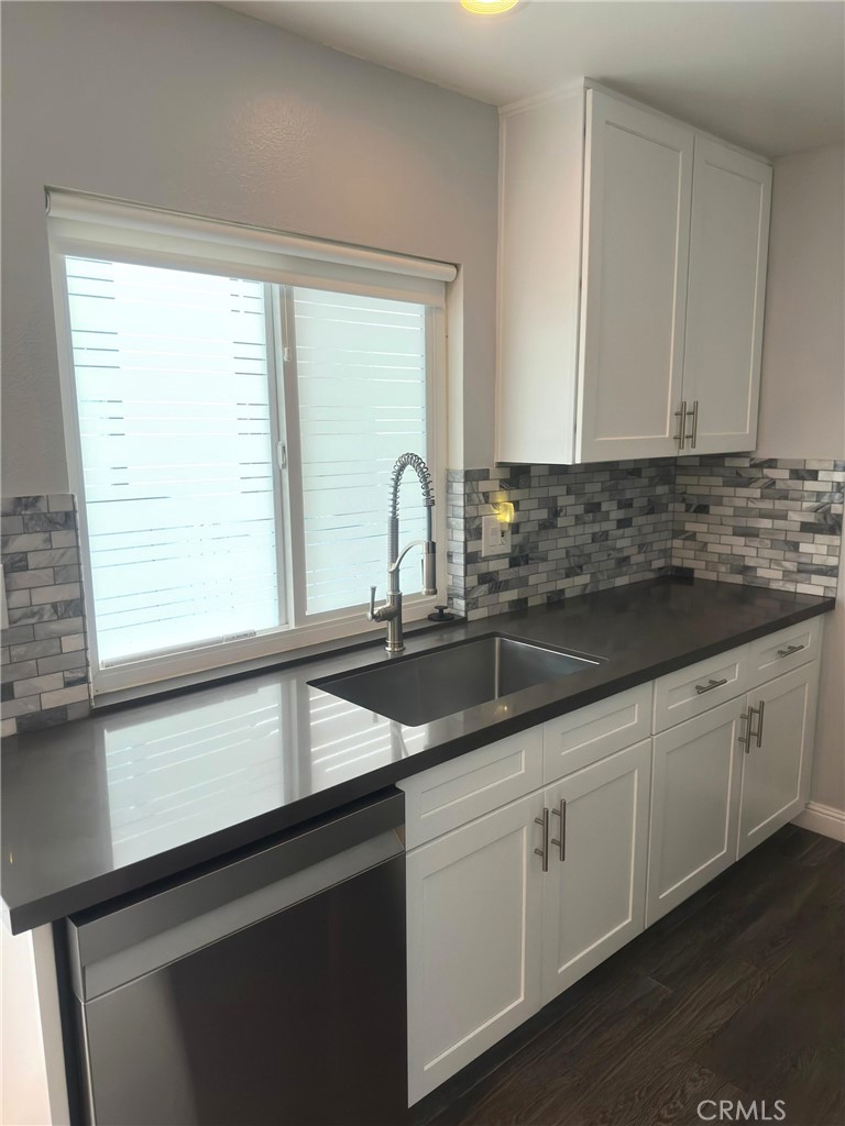 MLS #OC25271815 image #2