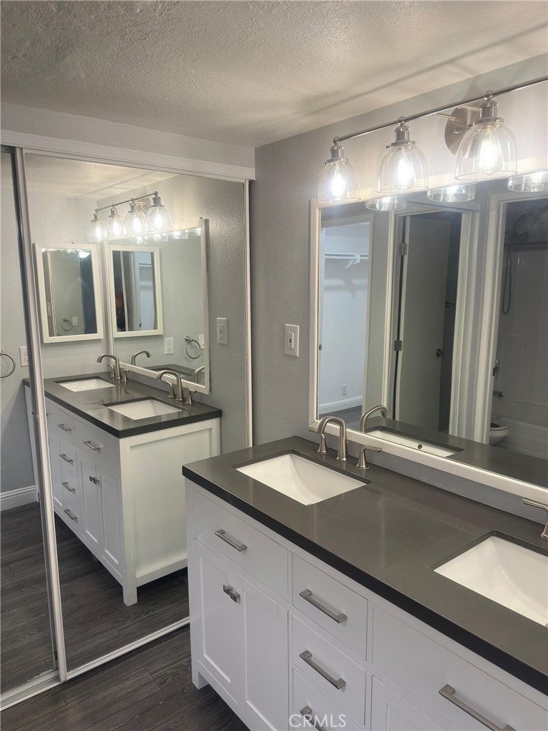 MLS #OC25271815 image #3