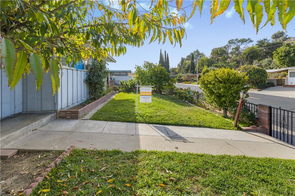 MLS #OC25271825 image #5