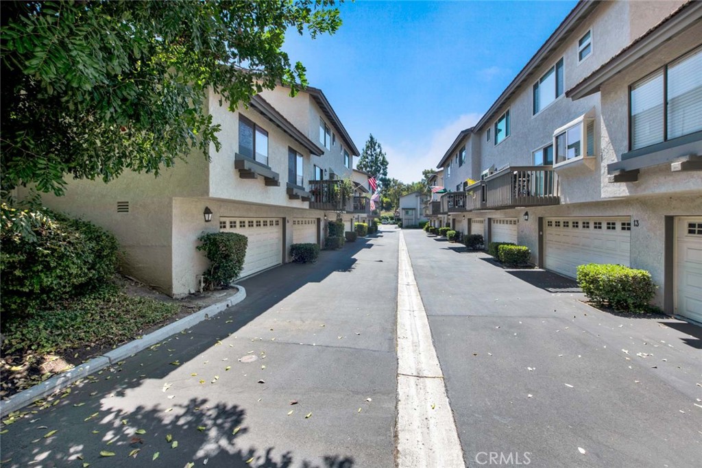 MLS #OC25271850 image #34