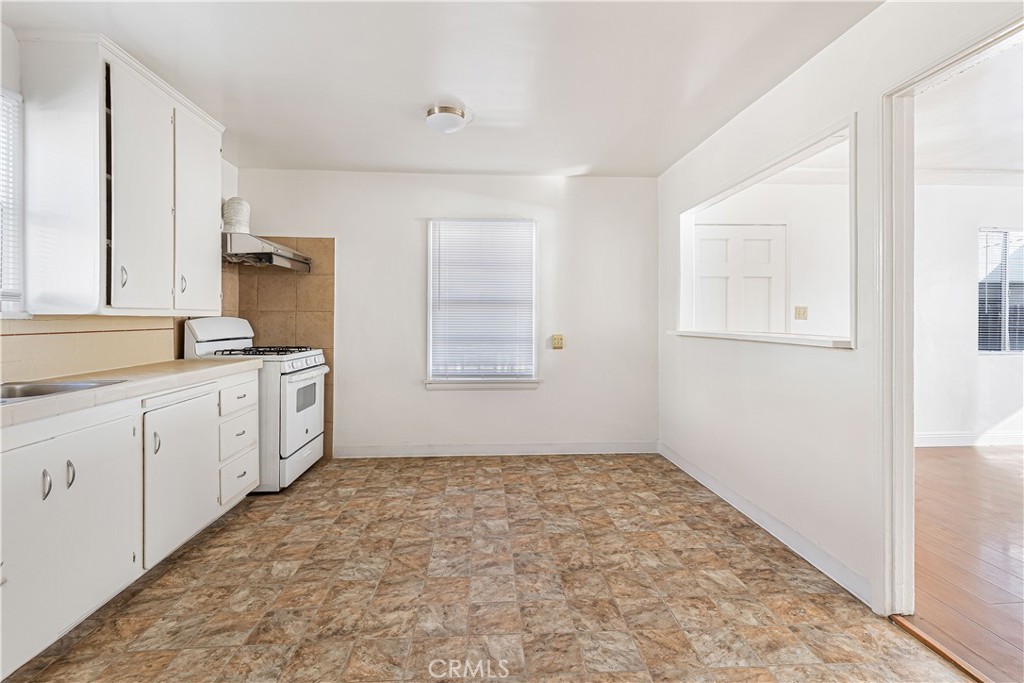 MLS #OC25271853 image #9