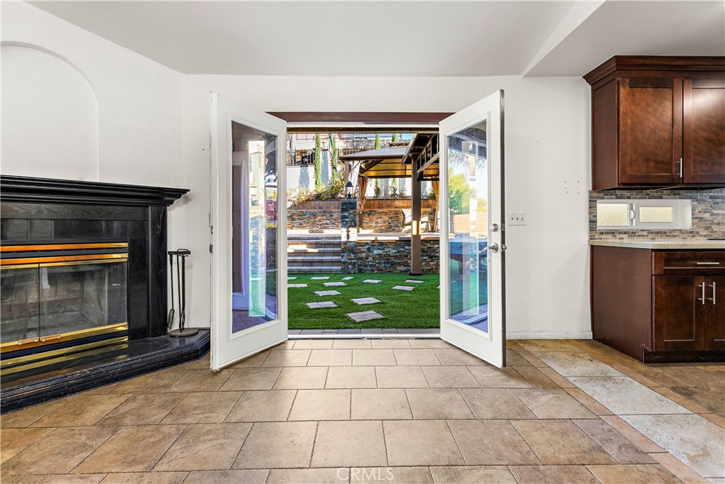 MLS #OC25271912 image #11