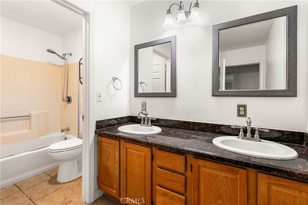 MLS #OC25271912 image #19