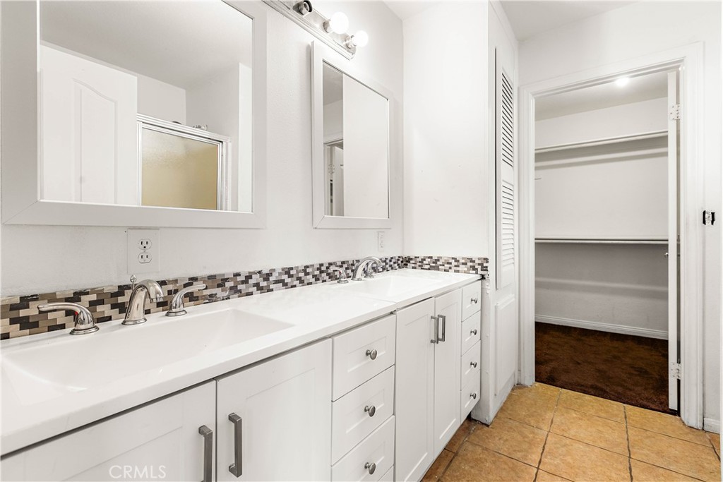 MLS #OC25271912 image #21