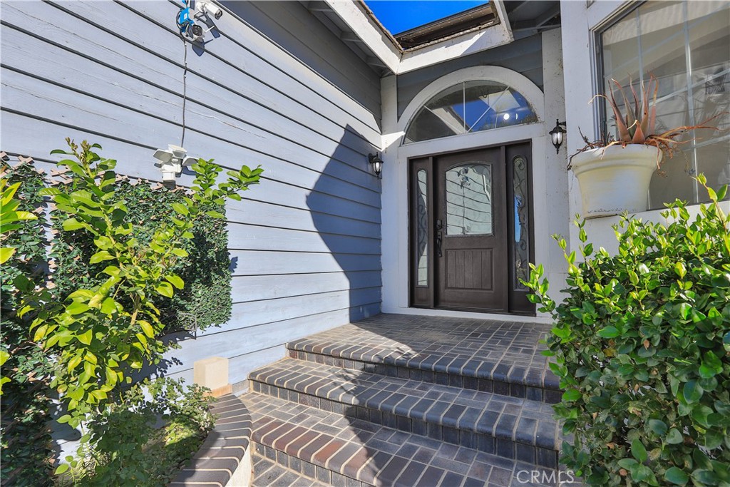 MLS #OC25271912 image #3