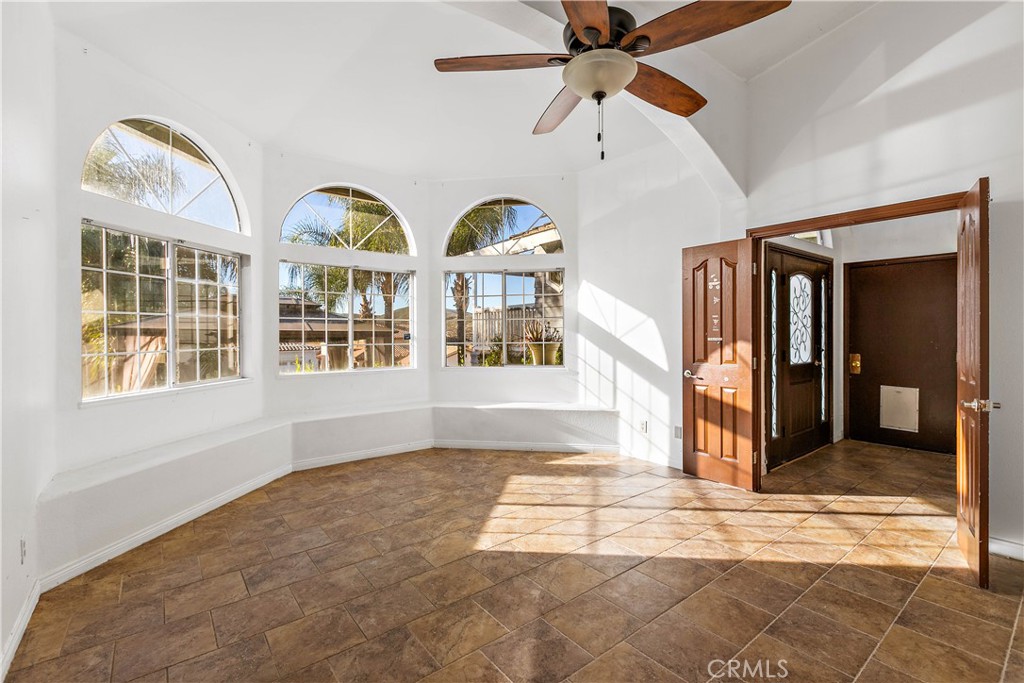 MLS #OC25271912 image #4