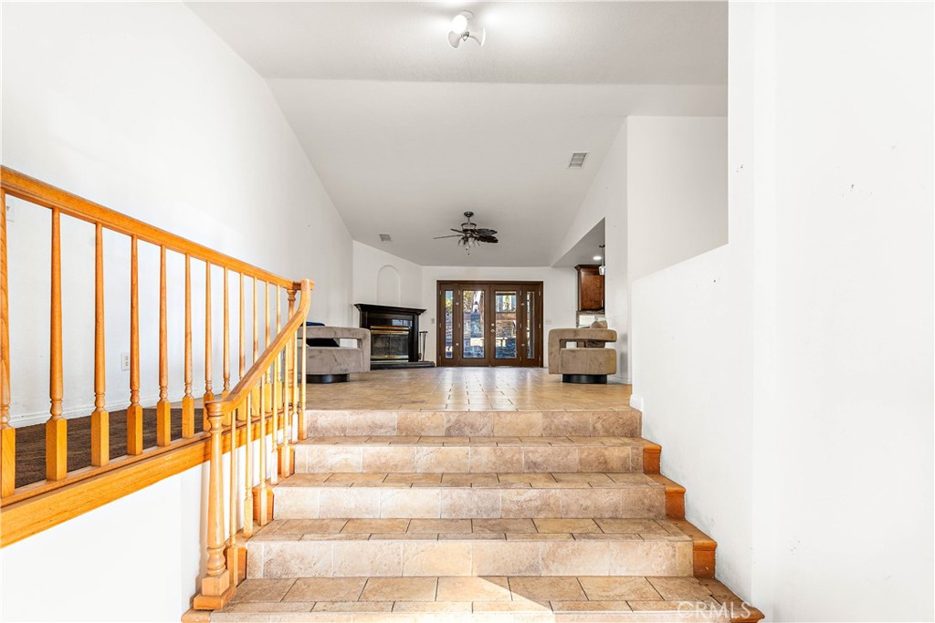 MLS #OC25271912 image #5