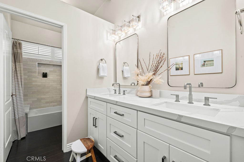 MLS #OC25271937 image #15