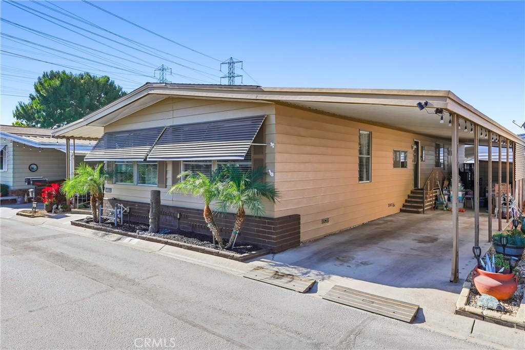 MLS #OC25271943 image #2