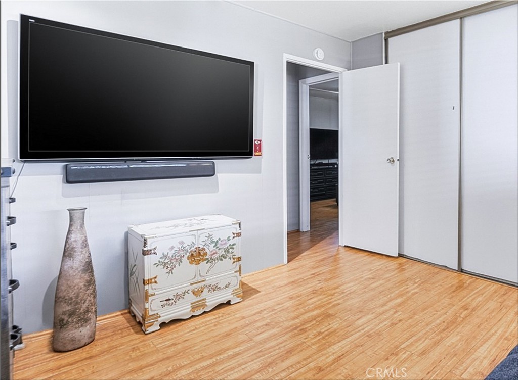 MLS #OC25271943 image #24