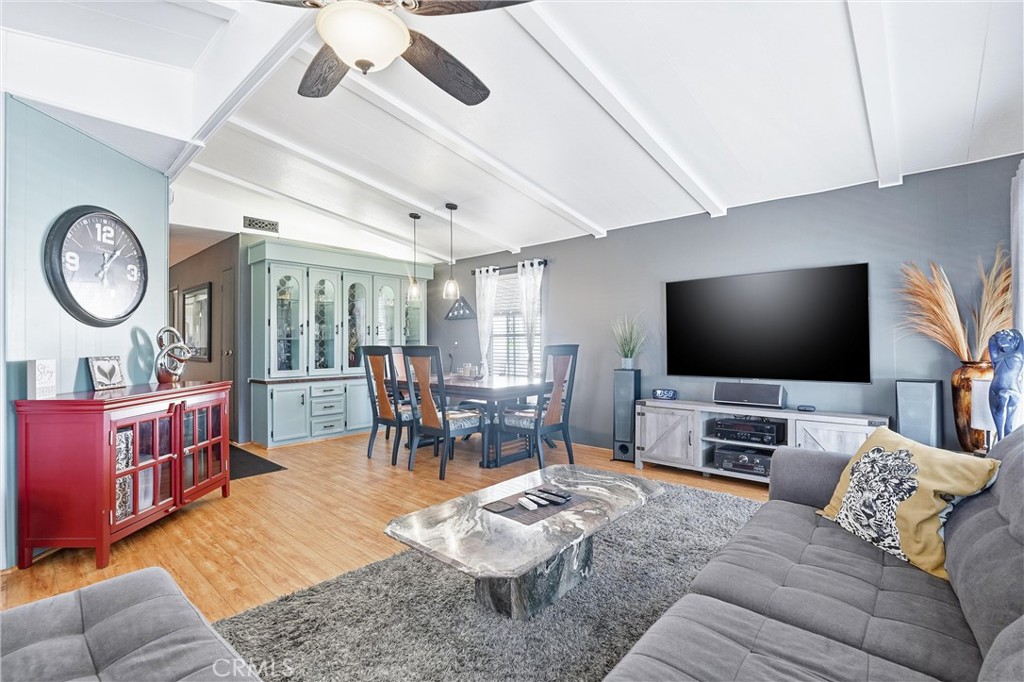 MLS #OC25271943 image #4