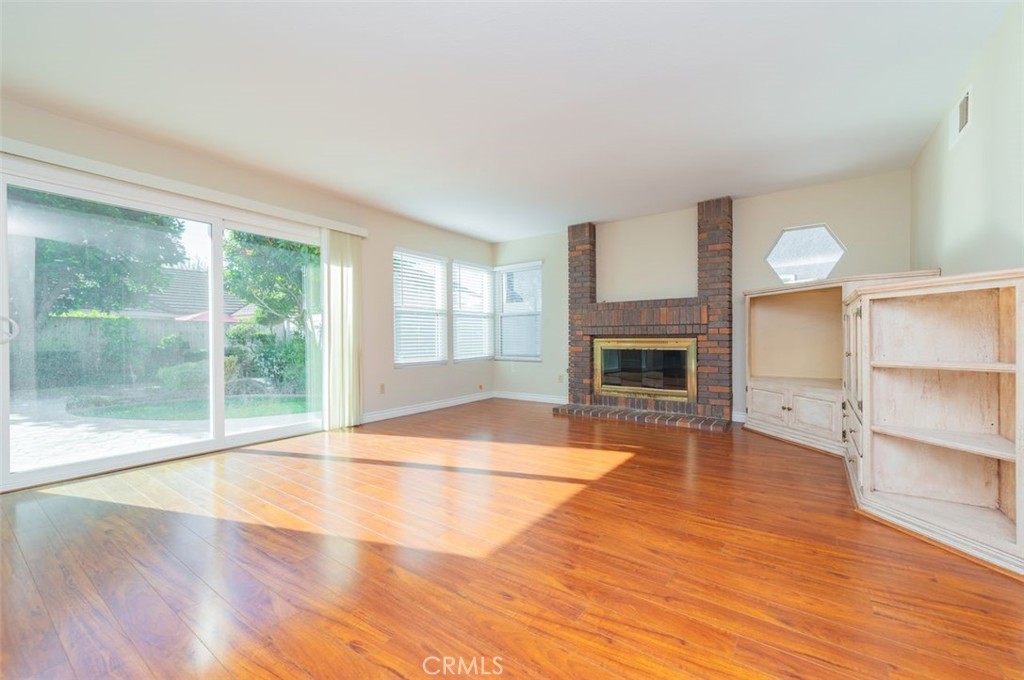 MLS #OC25271949 image #12