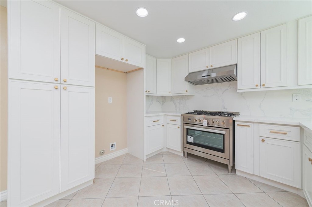 MLS #OC25271949 image #17