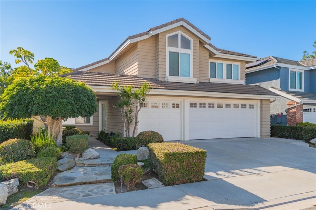 MLS #OC25271949 image #2