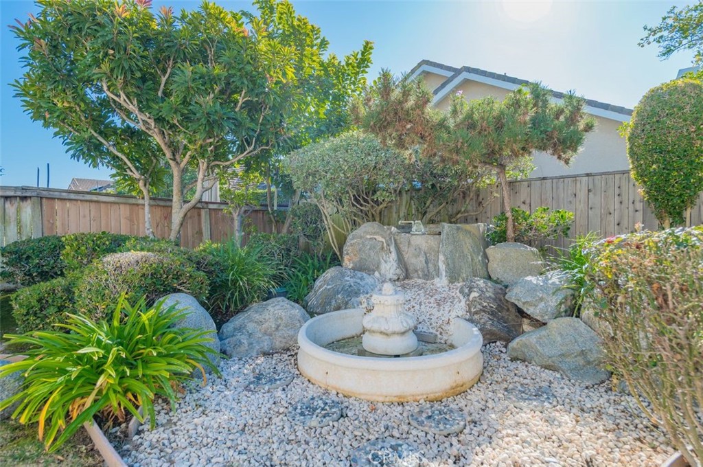 MLS #OC25271949 image #23